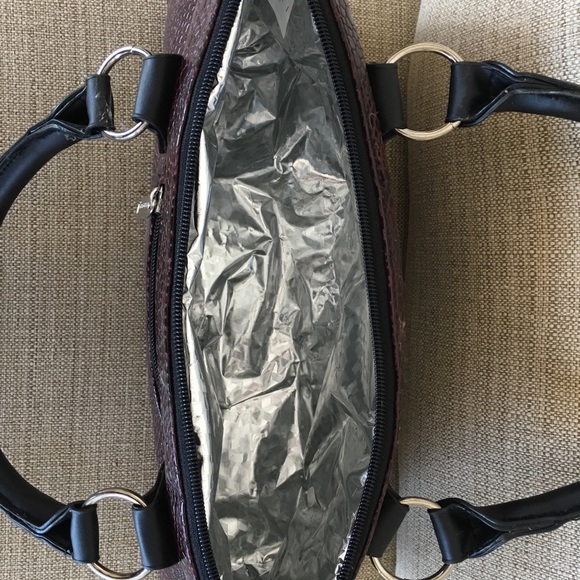primeware Handbags - Wine purse